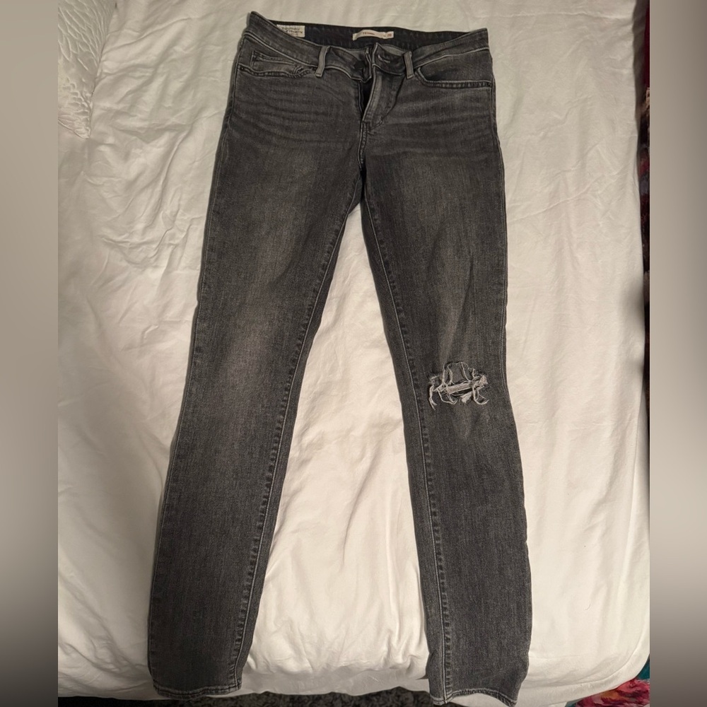 Levi's Women's Straight Leg Jeans in Dark Gray